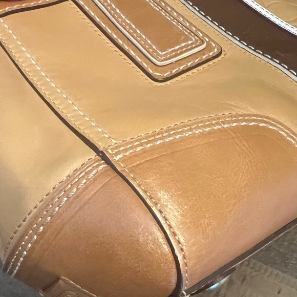 Coach Tan and Brown Leather Shoulder Bag with Turnlock Closure - Picture 8 of 13